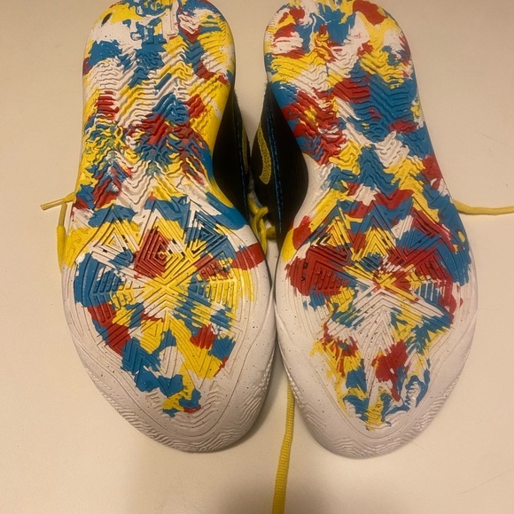 Nike kyrie irving flytrap FD0215-001 Youth Size 5.5 Distressed No Box See Photos - Picture 6 of 8